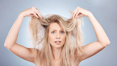 Why does my hair get so Frizzy? 8 Common Causes of frizzy hairs